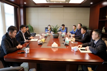 平湖市委常委、副市长戴振一行莅临南宫ng28调研指导