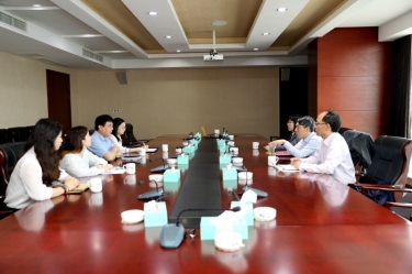 平湖市关工委主任邱其良莅临南宫ng28调研下一代工作